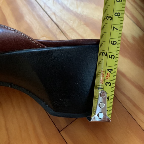 Clarks brown leather adjustable sandals Cushioned footbed Rubber sole Sz 8.5 - Picture 13 of 13